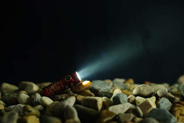 傲雷指挥家3龙凤尊享版：一款不知道该不该使用的手电