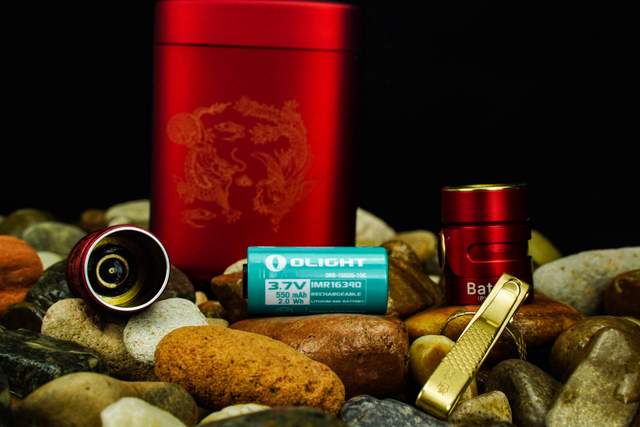 傲雷指挥家3龙凤尊享版：一款不知道该不该使用的手电