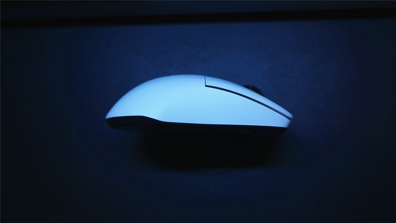 轻量化电竞鼠标新选择—冰豹魔幻豹KONE PRO AIR 上手体验