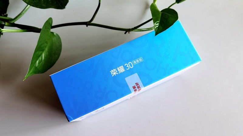 千元5G荣耀30青春版综合体验——换芯的青春依然别致