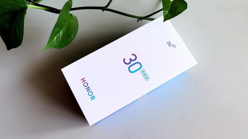千元5G荣耀30青春版综合体验——换芯的青春依然别致