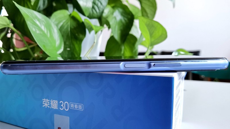 千元5G荣耀30青春版综合体验——换芯的青春依然别致