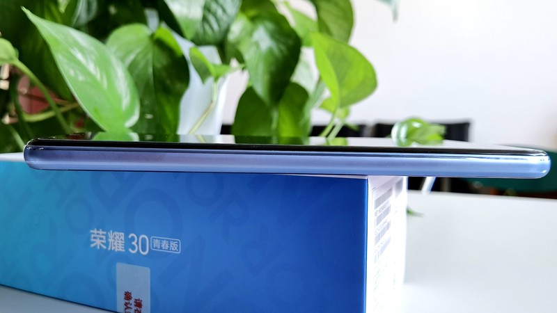 千元5G荣耀30青春版综合体验——换芯的青春依然别致