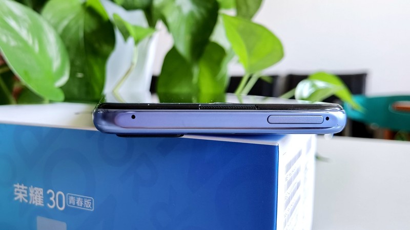 千元5G荣耀30青春版综合体验——换芯的青春依然别致