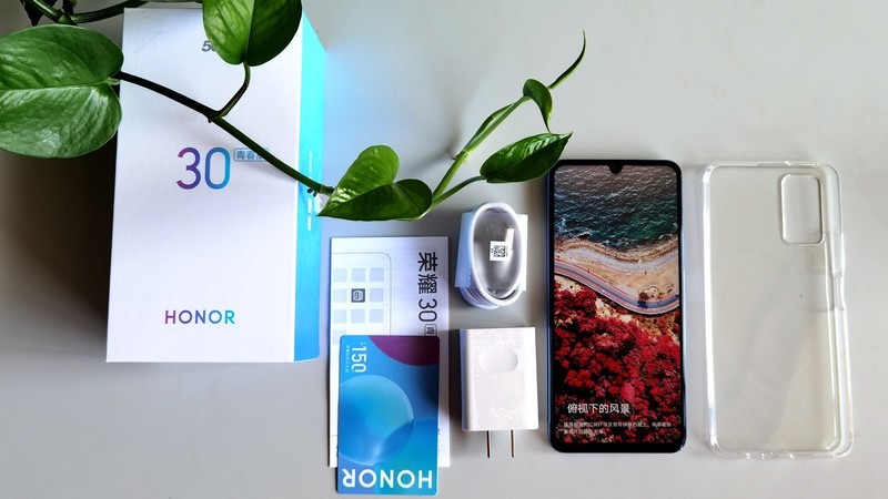 千元5G荣耀30青春版综合体验——换芯的青春依然别致