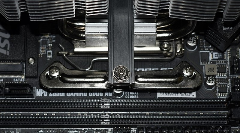 酷酷的大男孩 必酷be quiet!小黑帽SHADOW ROCK 3 CPU散热器 上机小测