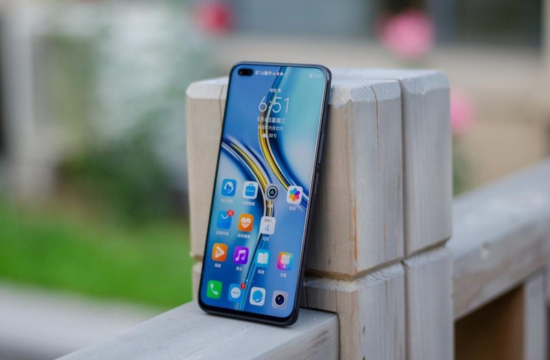 120Hz高刷全视屏、66W超级快充，畅快到起飞，荣耀X20全面测评