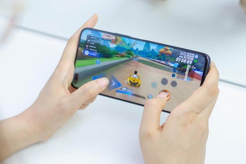 120Hz高刷全视屏、66W超级快充，畅快到起飞，荣耀X20全面测评