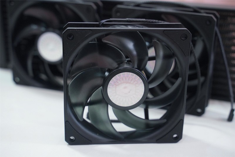 实用酷炫之选，酷冷至尊海魔360+V650金牌电源装机体验