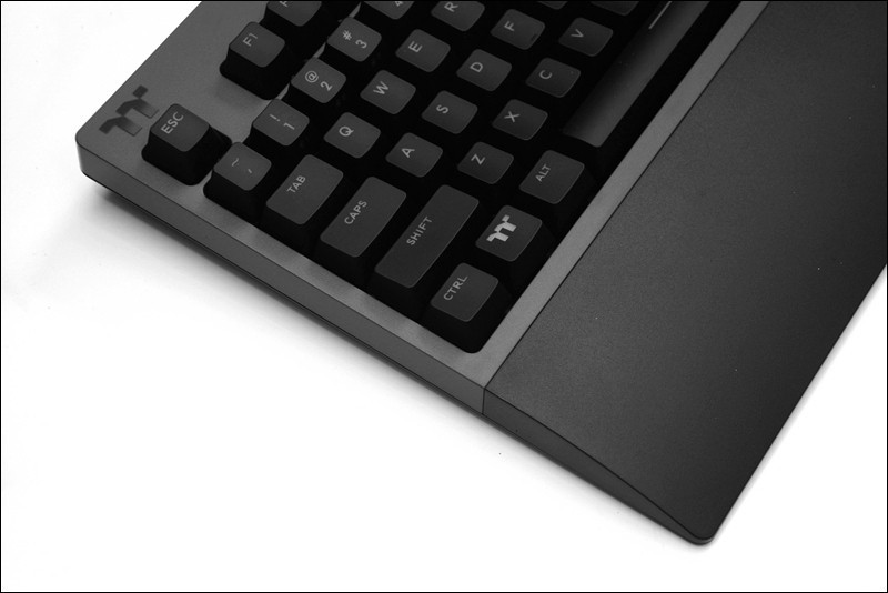 加灯、改成充电电池，TT飞行家G521pro三模键盘全网首发