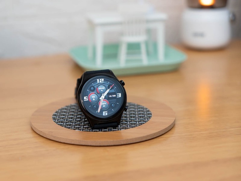 继手机、电脑之后的第三块屏来了，荣耀手表GS 3全面体验