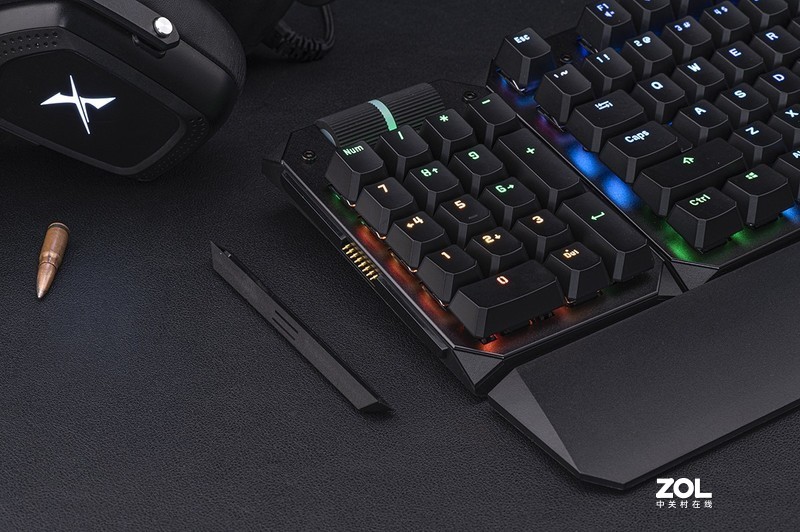 不止光轴，不要墨守成规，血手幽灵机械键盘新品赏析