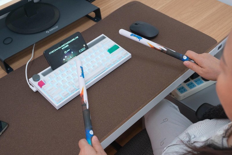 玩游戏学架子鼓——AEROBAND空气体感架子鼓