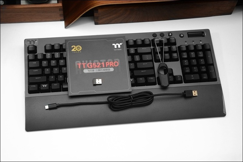 加灯、改成充电电池，TT飞行家G521pro三模键盘全网首发