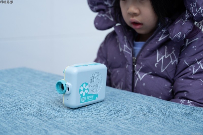 点亮孩子的故事世界，一种会说话的绘本，趣学伴儿童故事放映机体验