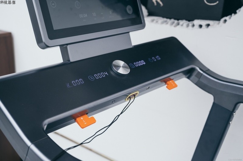 更好玩的跑步机，还有丰富课程资源，赤兔Air跑步机体验