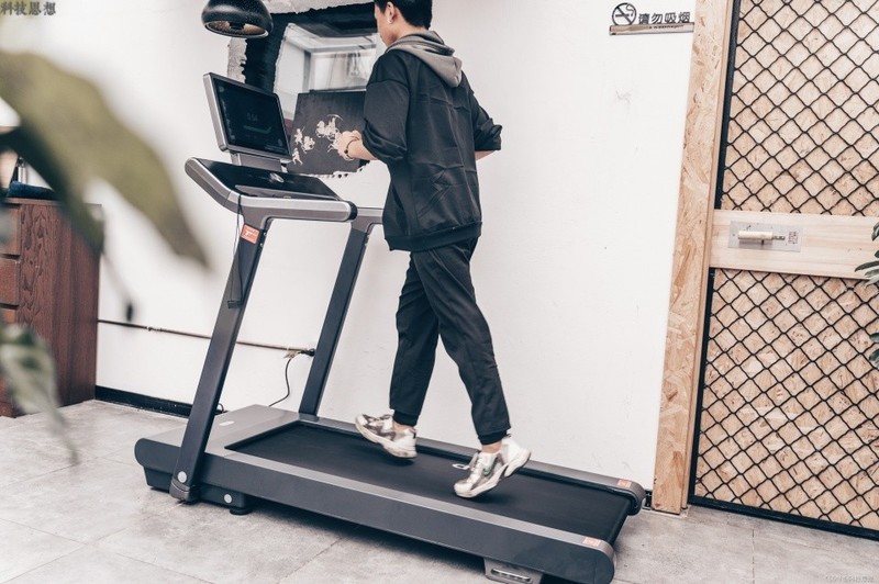 更好玩的跑步机，还有丰富课程资源，赤兔Air跑步机体验