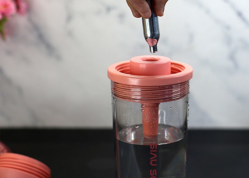 夏日里的健康饮品，一起来做鲜果气泡水吧