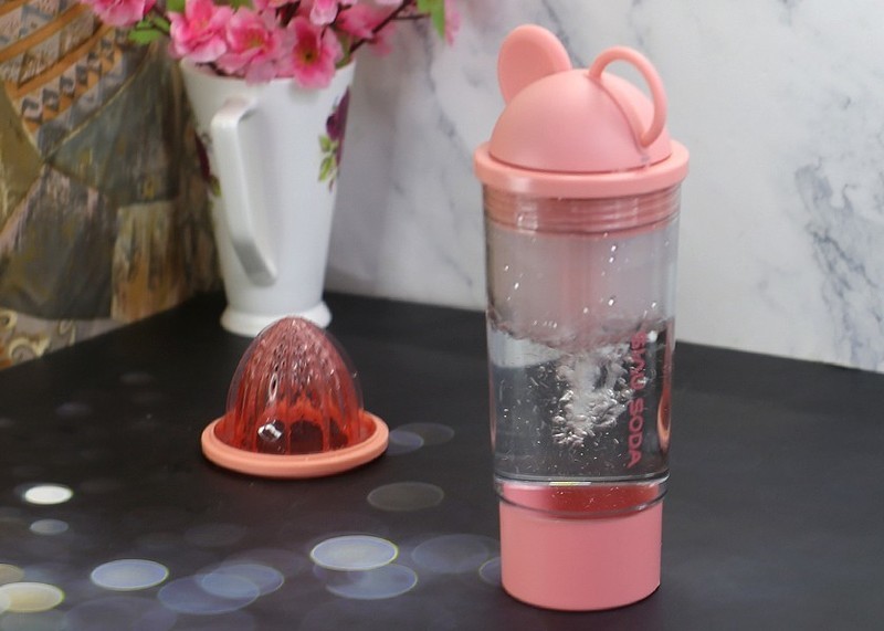 夏日里的健康饮品，一起来做鲜果气泡水吧