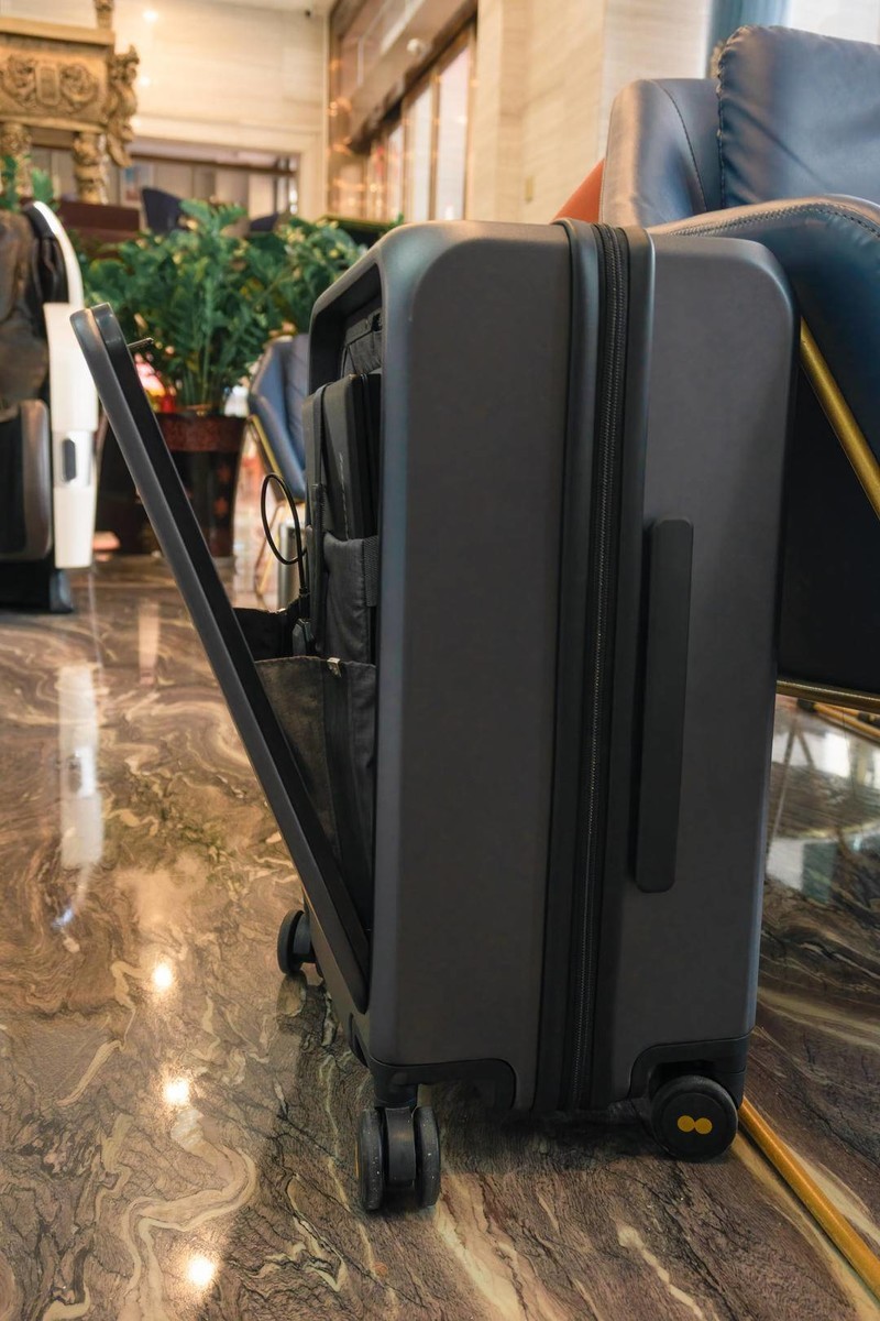 30秒过安检是一种怎样的体验？地平线8号商务登机箱评测