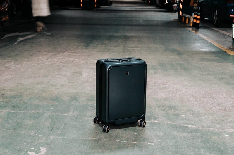 30秒过安检是一种怎样的体验？地平线8号商务登机箱评测