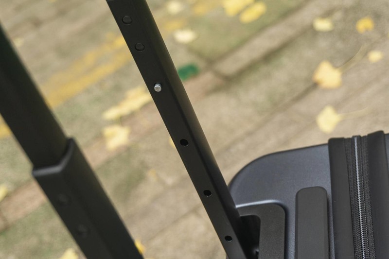 30秒过安检是一种怎样的体验？地平线8号商务登机箱评测