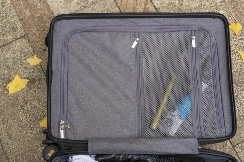 30秒过安检是一种怎样的体验？地平线8号商务登机箱评测