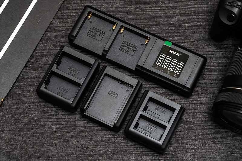摄影那点事儿：实用配件分享，XTAR SN4相机电池模块化充电器体验