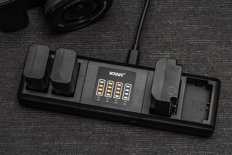 摄影那点事儿：实用配件分享，XTAR SN4相机电池模块化充电器体验