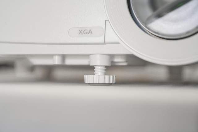 明基E540智能商务投影仪，4000流明亮度轻松玩转日常会议