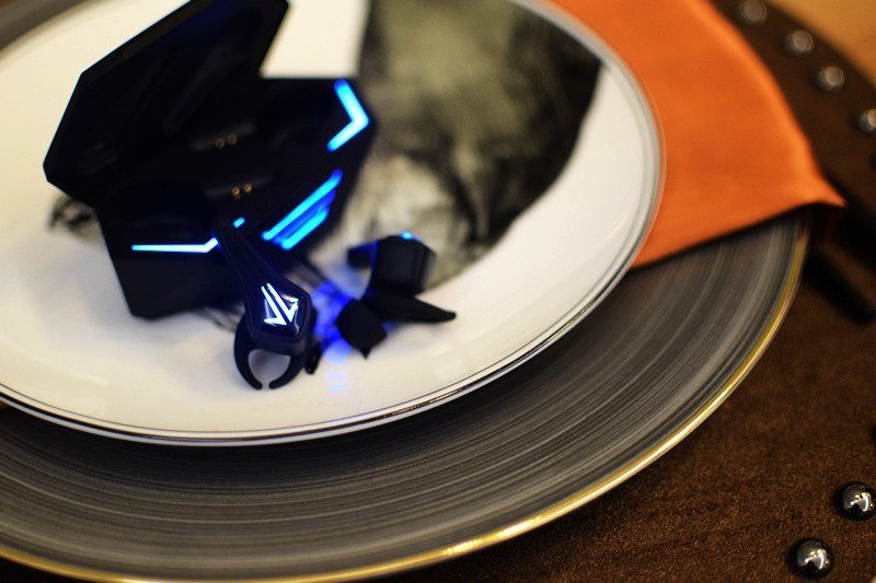 个性化的 Tezo Spark火花电竞蓝牙耳机