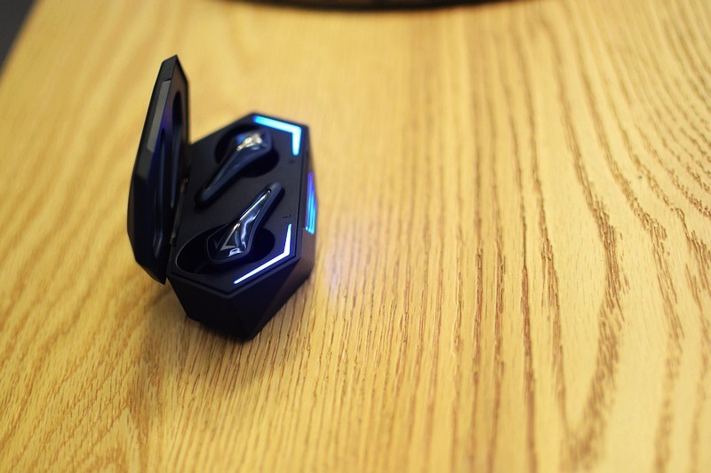 个性化的 Tezo Spark火花电竞蓝牙耳机