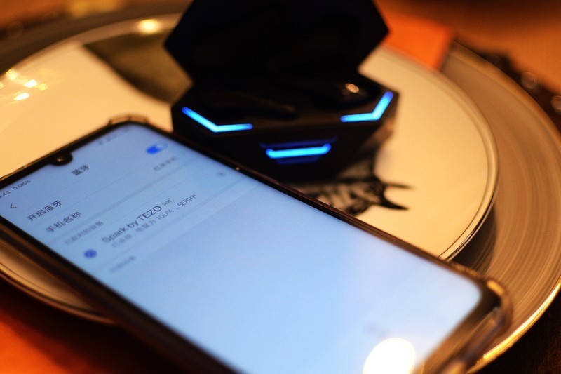 个性化的 Tezo Spark火花电竞蓝牙耳机