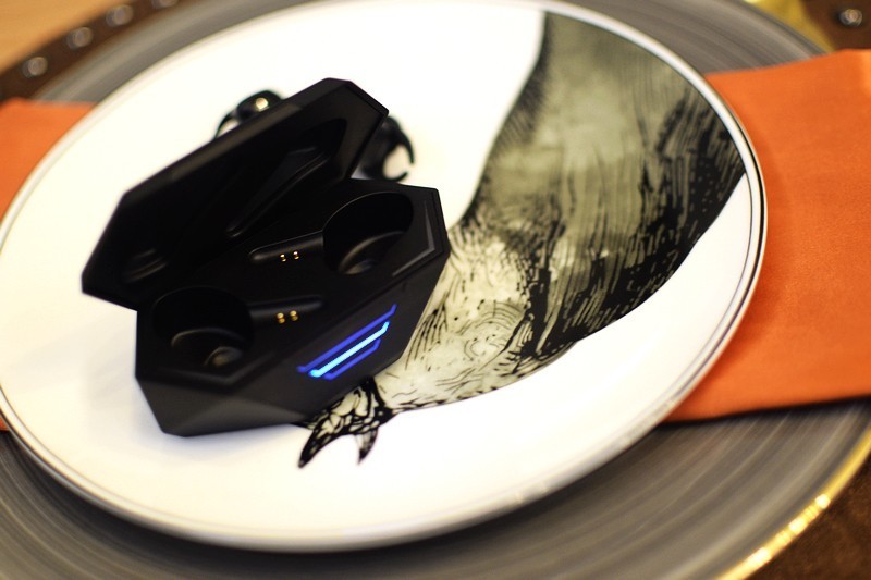 个性化的 Tezo Spark火花电竞蓝牙耳机