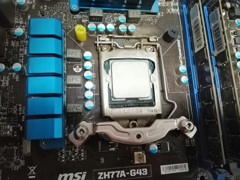 幻影的爱妻3770k旧主机，压轴戏，显卡插主板，合奏一曲《鲁大师跑分》