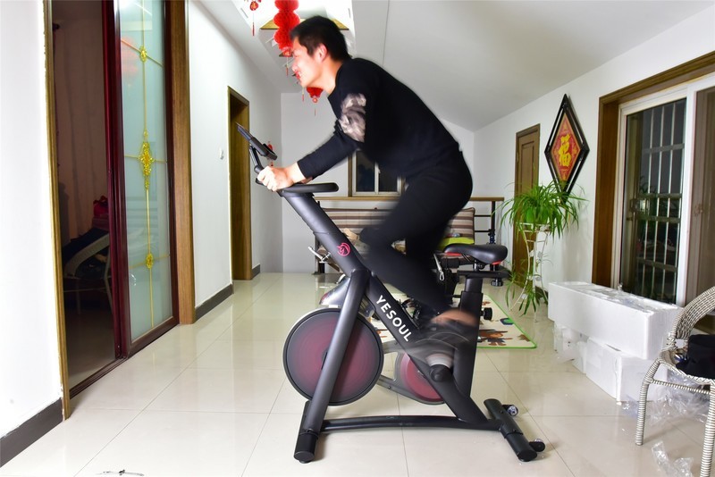 野小兽S1单车体验记：冬天锻炼有教练是何感受？