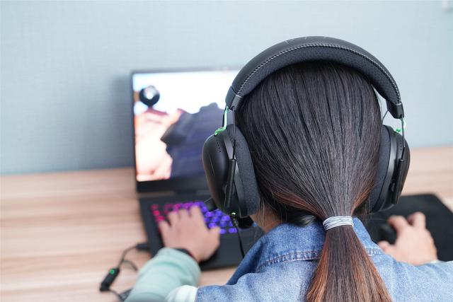 我变轻了也变强了，雷蛇旋风黑鲨V2电竞耳机评测