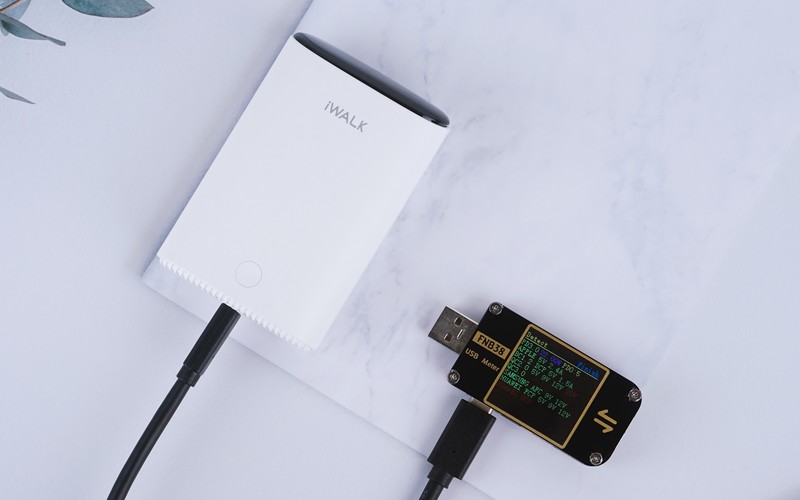 磁吸无线充新选择，iWALK咔嗒宝磁吸移动电源体验！