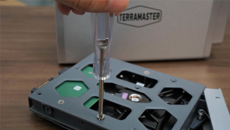 性价比才是硬道理！年轻人的第一台NAS体验分享：铁威马YYDS