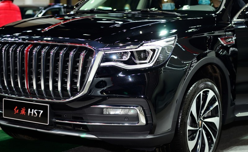 【原创】郑州国际车站---大红旗真香+人像篇（D7000+18-140、50 1.8D）