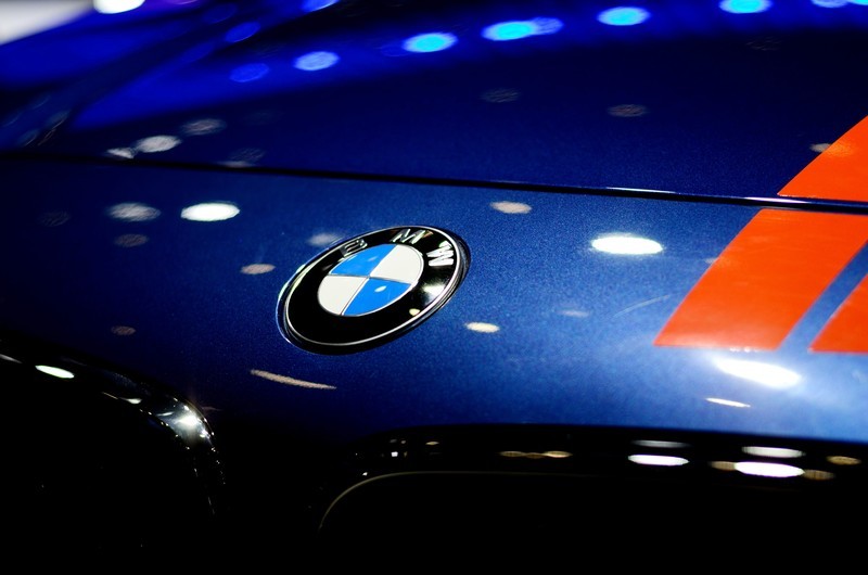 【原创】郑州国际车站---大红旗真香+人像篇（D7000+18-140、50 1.8D）