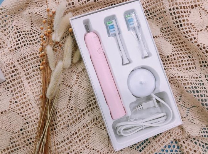 个护师赵秋：电动牙刷哪个牌子好？五大电动牙刷推荐！