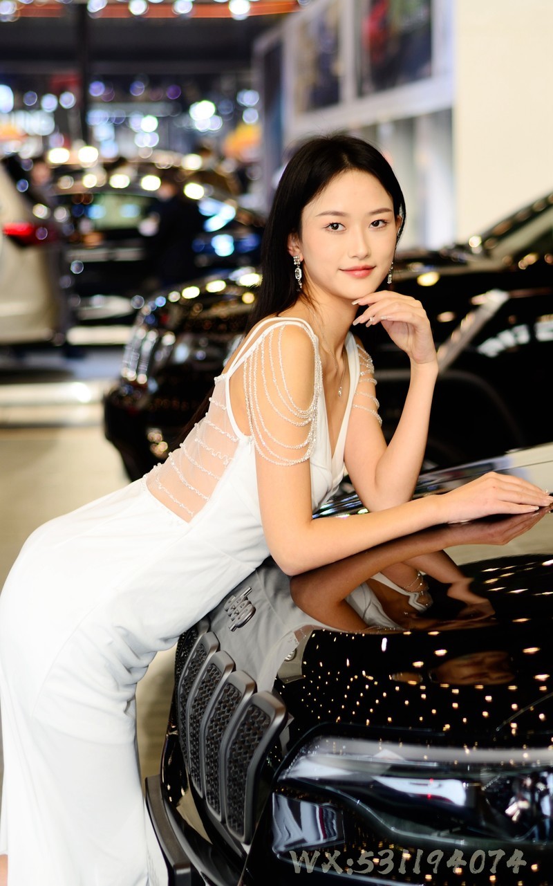 【原创】郑州国际车站---大红旗真香+人像篇（D7000+18-140、50 1.8D）