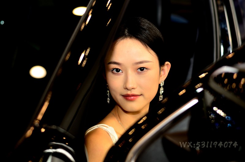 【原创】郑州国际车站---大红旗真香+人像篇（D7000+18-140、50 1.8D）