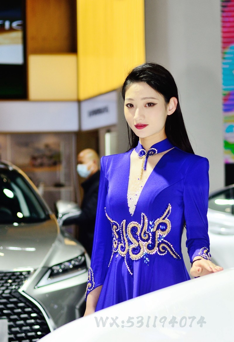 【原创】郑州国际车站---大红旗真香+人像篇（D7000+18-140、50 1.8D）