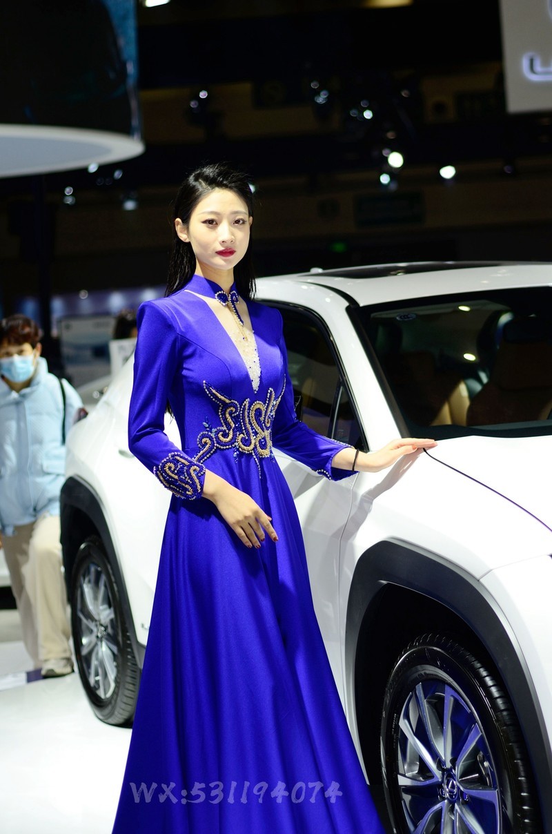 【原创】郑州国际车站---大红旗真香+人像篇（D7000+18-140、50 1.8D）