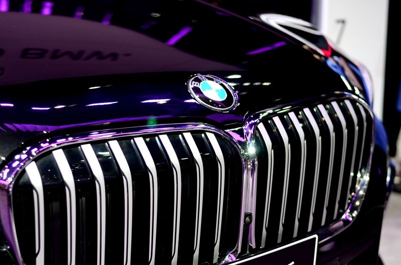 【原创】郑州国际车站---大红旗真香+人像篇（D7000+18-140、50 1.8D）