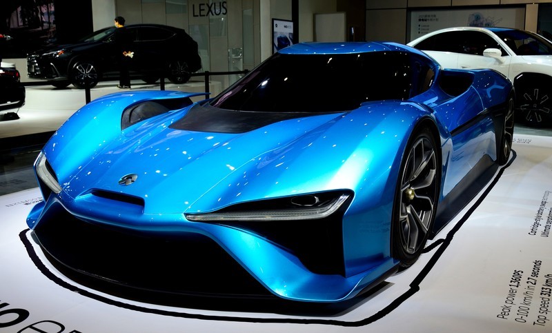 【原创】郑州国际车站---大红旗真香+人像篇（D7000+18-140、50 1.8D）