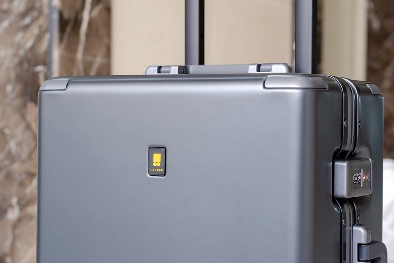 地平线8号行李箱评测：高端大气上档次，商务出行好搭档