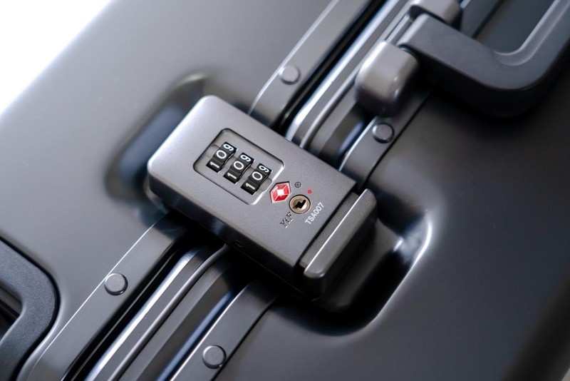 地平线8号行李箱评测：高端大气上档次，商务出行好搭档